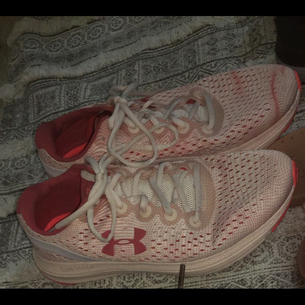 Under armor tennis shoes